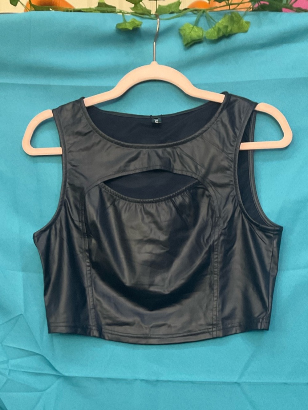Faux Leather Cutout Sleeveless Crop Top • NWT • 18" p2p (w/stretch) 15.5" length